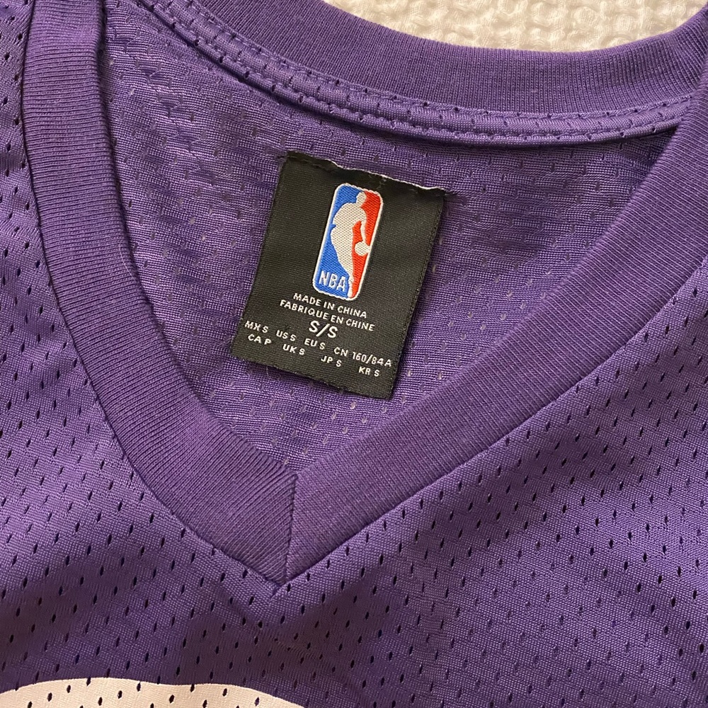 Lakers shirt - small - Picture 3 of 4